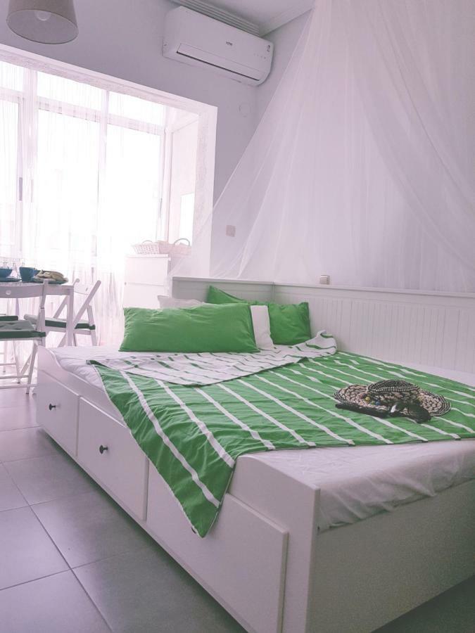 Cosy Studio Apartment In Torrevieja Esterno foto