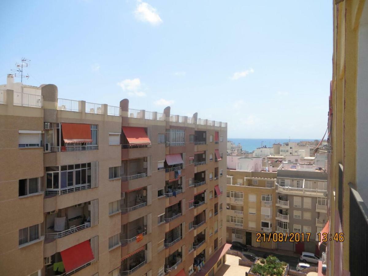 Cosy Studio Apartment In Torrevieja Esterno foto