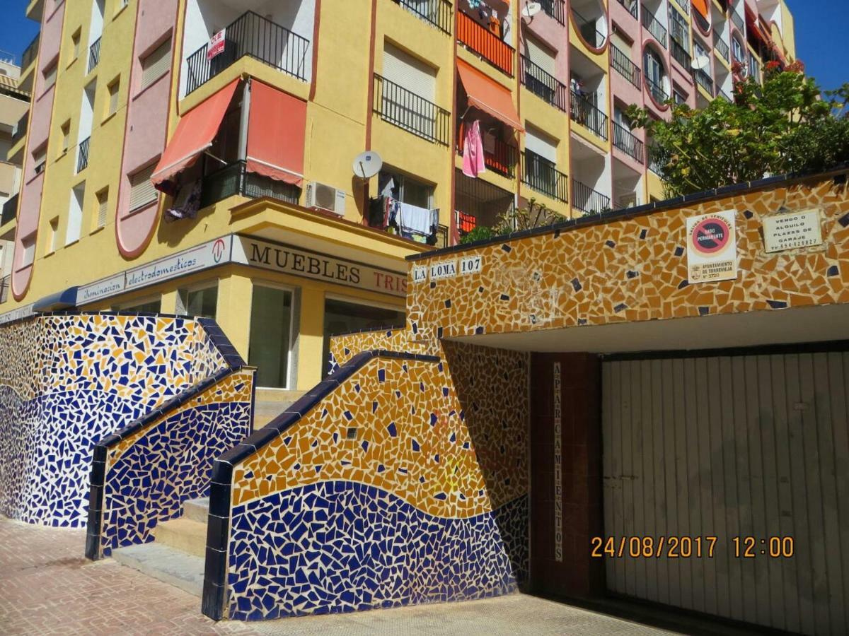 Cosy Studio Apartment In Torrevieja Esterno foto