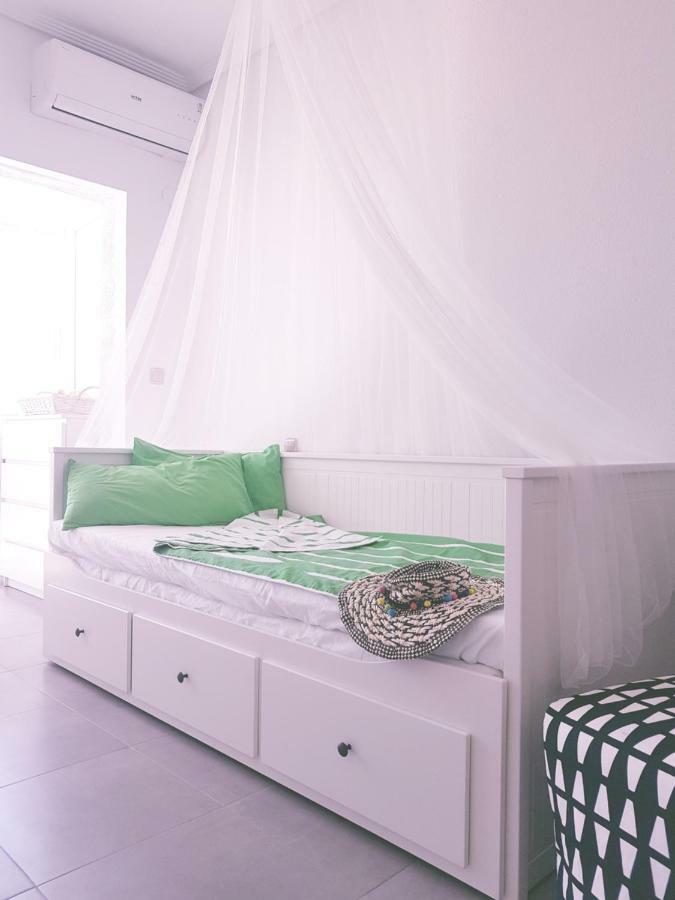 Cosy Studio Apartment In Torrevieja Esterno foto